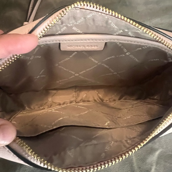 Michael Kors Light Pink Crossbody Bag - Picture 6 of 13